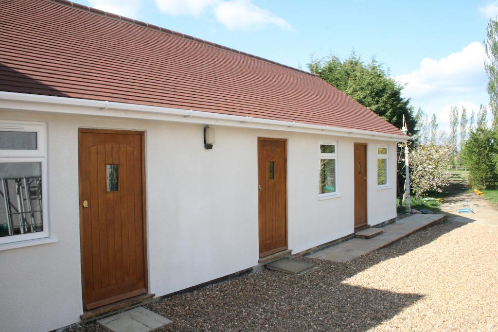 The Stables B&B @ Pear Tree Cottage Winslow ภายนอก รูปภาพ