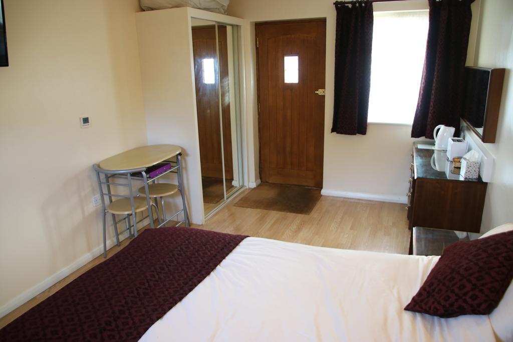 The Stables B&B @ Pear Tree Cottage Winslow ภายนอก รูปภาพ