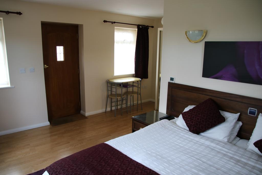 The Stables B&B @ Pear Tree Cottage Winslow ภายนอก รูปภาพ