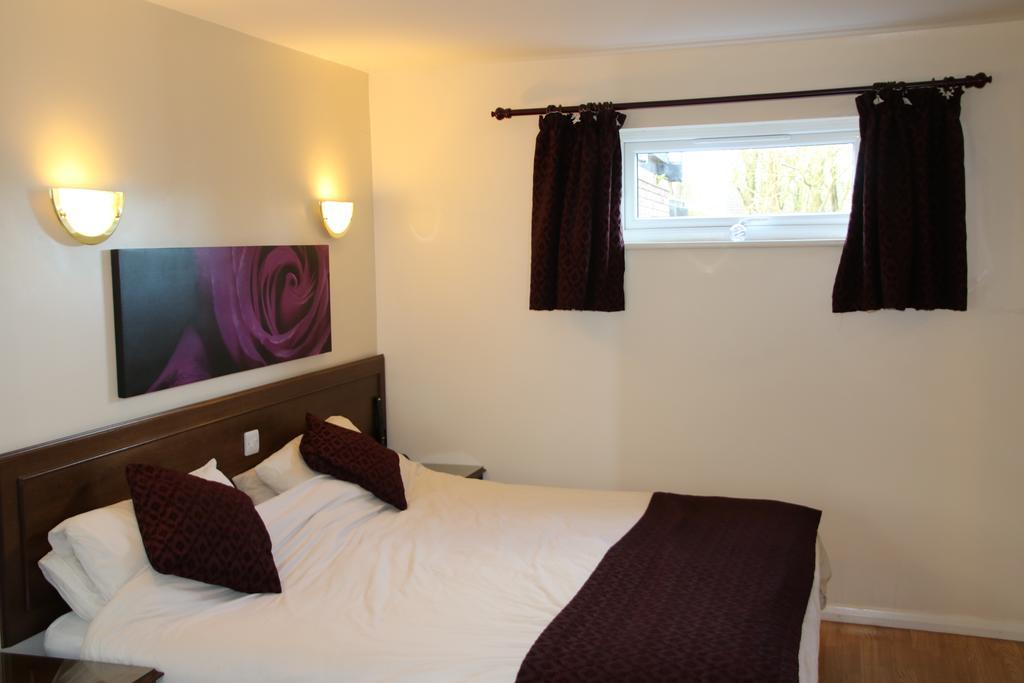 The Stables B&B @ Pear Tree Cottage Winslow ภายนอก รูปภาพ