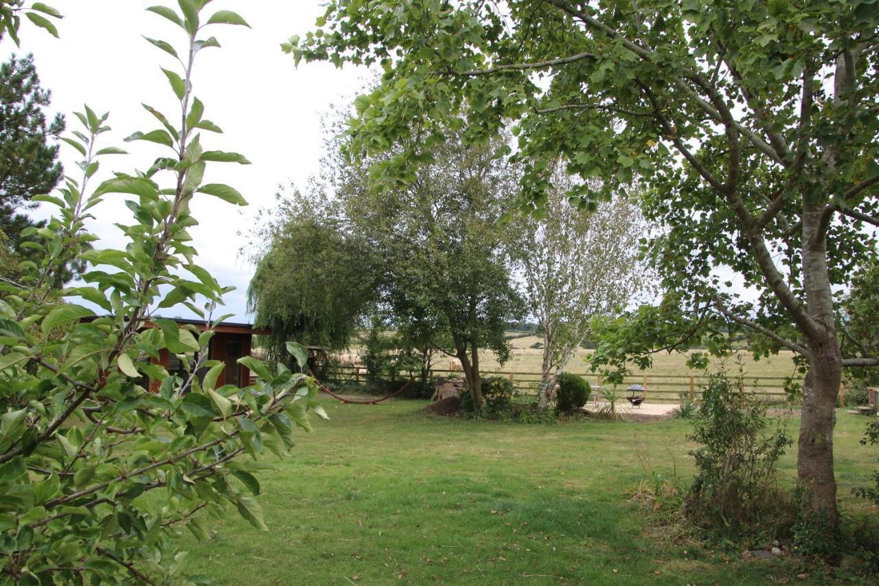 The Stables B&B @ Pear Tree Cottage Winslow ภายนอก รูปภาพ