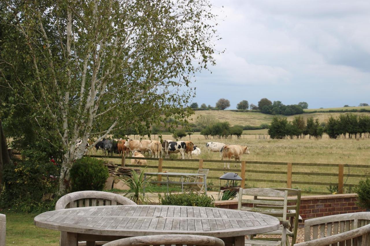 The Stables B&B @ Pear Tree Cottage Winslow ภายนอก รูปภาพ