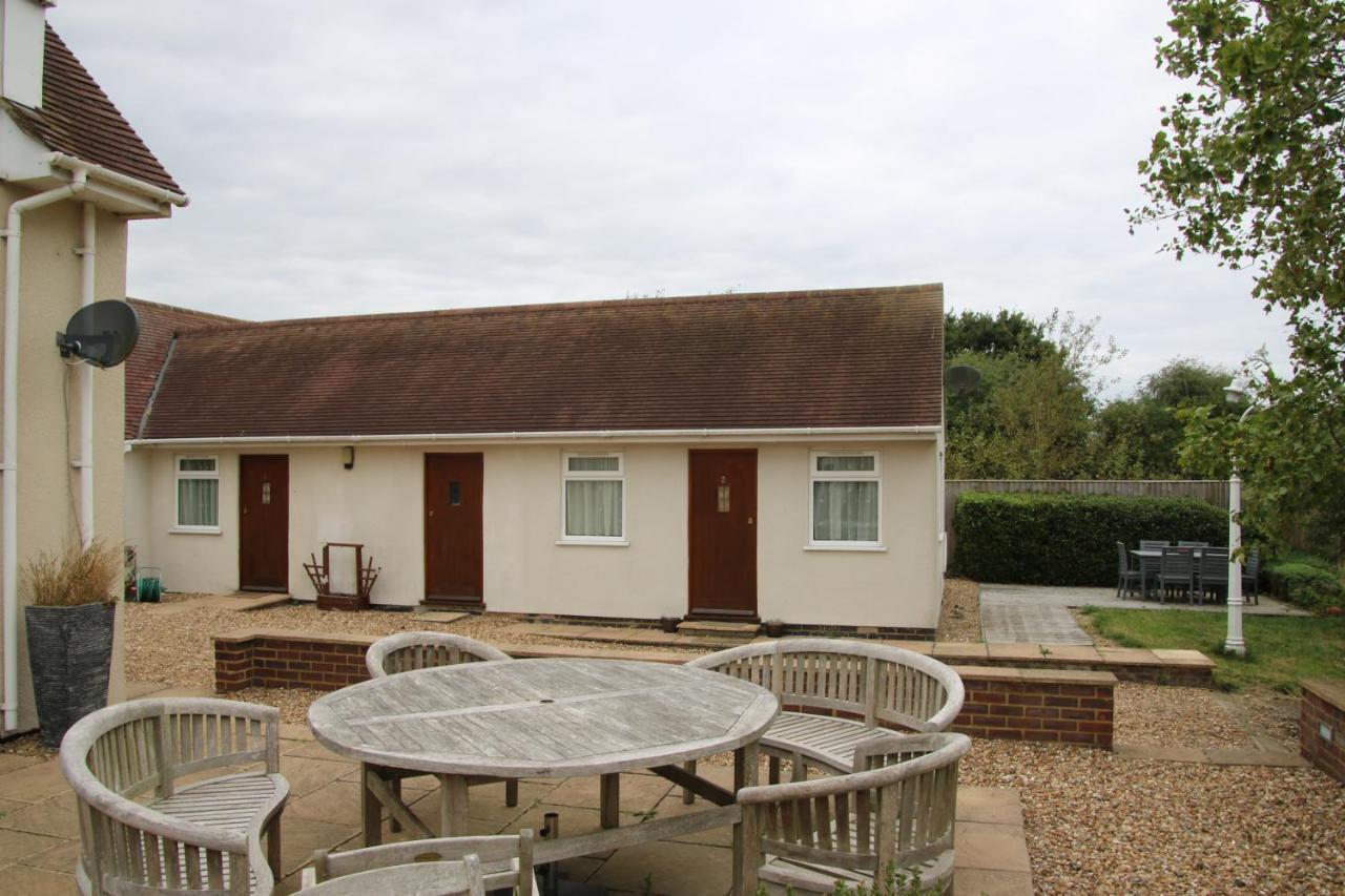 The Stables B&B @ Pear Tree Cottage Winslow ภายนอก รูปภาพ