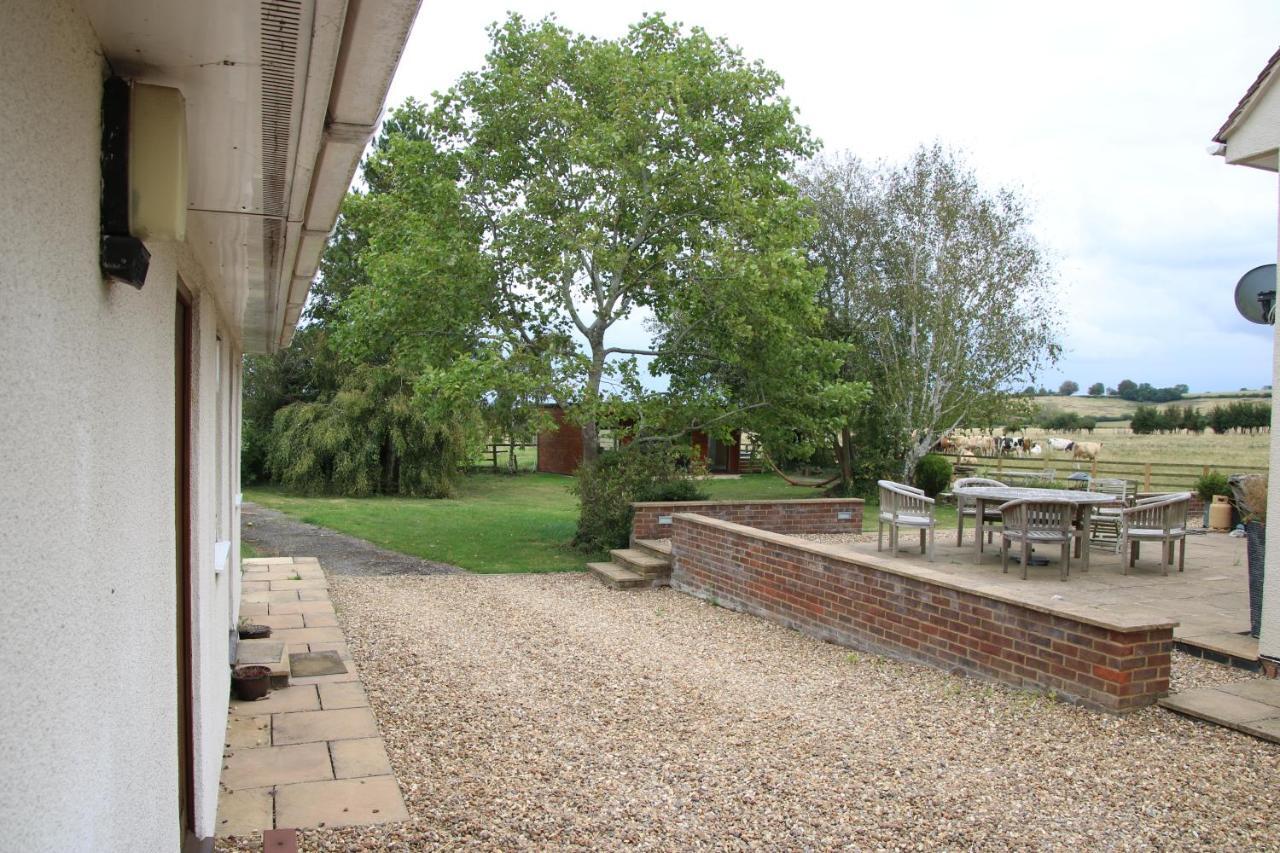 The Stables B&B @ Pear Tree Cottage Winslow ภายนอก รูปภาพ